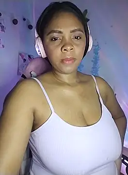 collegechica online show from 10-02-25, 06:17