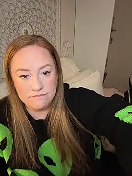 cinnatitties online show from 11-02-25, 06:24