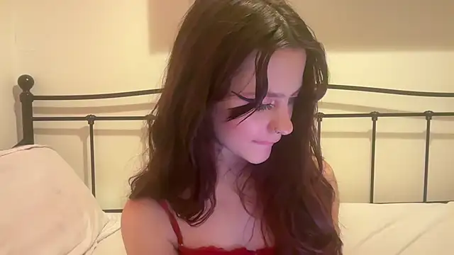 Snapshot of crystalsbaby chatting on 03-03-25, 07:24 crystalsbaby online show from 03-03-25, 07:24