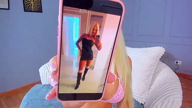 Snapshot of Awww_Ella chatting on 11-17-25, 05:11 Awww Ella online show from 11-17-25, 05:11