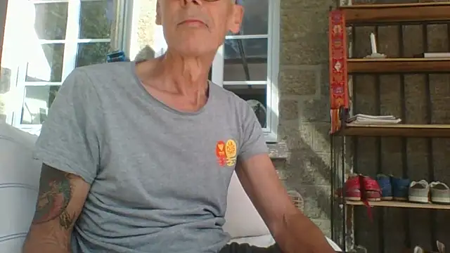 pierre5004 online show from 09-30-25, 10:43