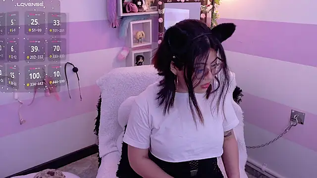 Catwhite  online show from 04-14-26, 03:17