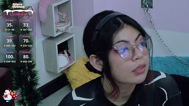 Catwhite  online show from 12-13-25, 08:04