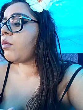 AriaRussell online show from 10-31-25, 02:02