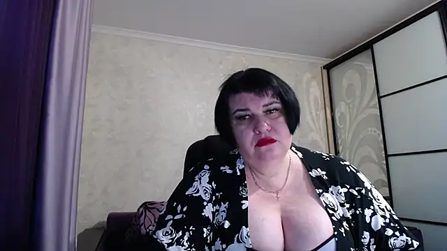 JuicyLady Di online show from 10-25-25, 04:33