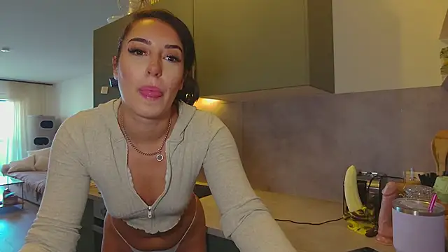 SissiVienna online show from 11-05-25, 01:03