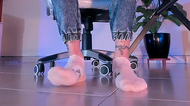 ArchieCollins online show from 09-19-25, 04:38