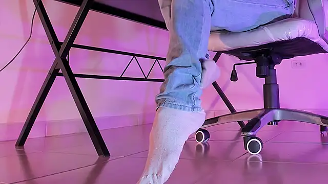 ArchieCollins online show from 09-30-25, 04:51