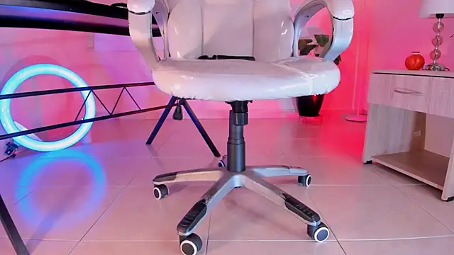 ArchieCollins online show from 10-22-25, 09:03