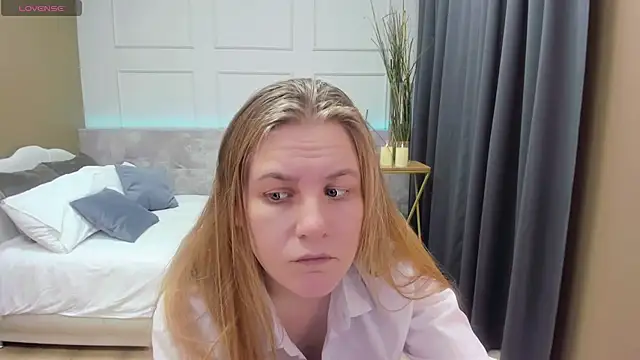 Snapshot of JadeSoft chatting on 02-01-25, 02:47 JadeSoft online show from 02-01-25, 02:47