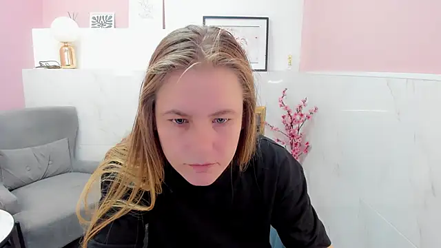 Snapshot of JadeSoft chatting on 10-20-25, 01:44 JadeSoft online show from 10-20-25, 01:44