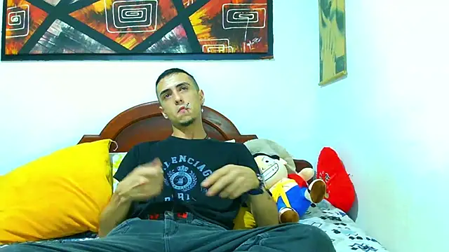 Snapshot of ryan_maxy chatting on 10-22-25, 02:33 ryan maxy online show from 10-22-25, 02:33