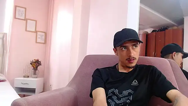 Snapshot of ryan_maxy chatting on 02-06-25, 04:36 ryan maxy online show from 02-06-25, 04:36