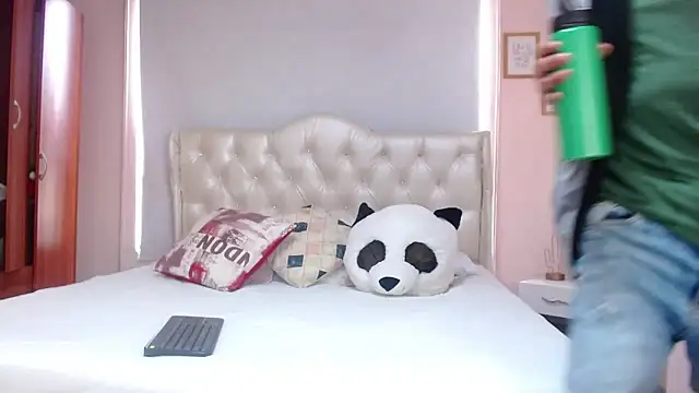 Snapshot of ryan_maxy chatting on 02-04-25, 01:48 ryan maxy online show from 02-04-25, 01:48