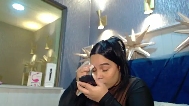 EmilyQueen3x online show from 12-20-25, 01:25