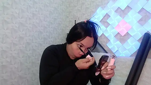 EmilyQueen3x online show from 10-15-25, 01:30