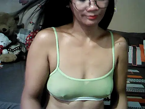 Snapshot of Mia_Rein chatting on 07-17-26, 02:31 Mia Rein online show from 07-17-26, 02:31