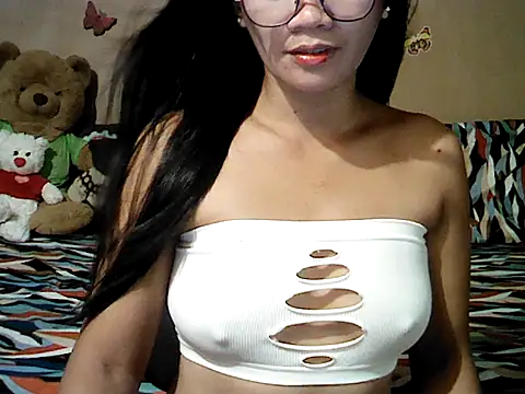 Snapshot of Mia_Rein chatting on 06-26-26, 01:50 Mia Rein online show from 06-26-26, 01:50