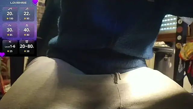 Snapshot of Purple_Flamingo chatting on 12-02-25, 01:57 Purple Flamingo online show from 12-02-25, 01:57