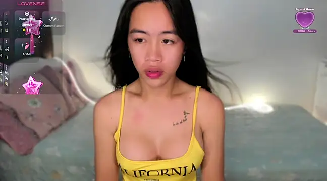 Snapshot of Emma_Jones88 chatting on 03-15-25, 02:03 Emma Jones88 online show from 03-15-25, 02:03