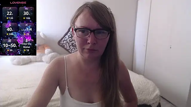 MargotLot online show from 10-27-25, 04:13