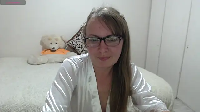 MargotLot online show from 04-22-26, 02:02