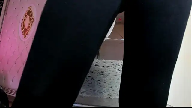 Snapshot of Aidasina chatting on 10-13-25, 07:37 Aidasina online show from 10-13-25, 07:37