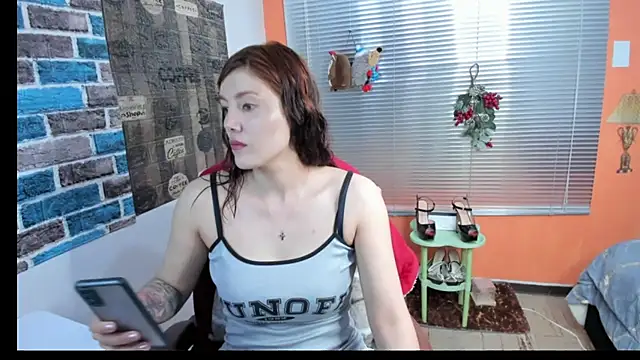 jrcamila online show from 12-17-25, 03:06