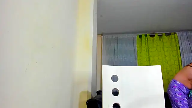Snapshot of horny__molly_ chatting on 01-18-25, 02:14 horny  molly  online show from 01-18-25, 02:14