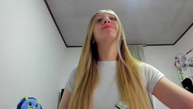horny  molly  online show from 05-06-26, 04:49
