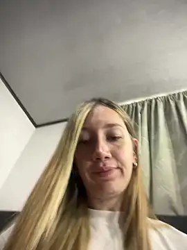 horny  molly  online show from 03-12-26, 07:40