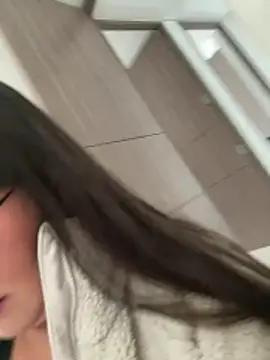 Snapshot of anli5 chatting on 11-17-25, 03:05 anli5 online show from 11-17-25, 03:05