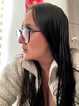 Snapshot of anli5 chatting on 12-01-25, 03:02 anli5 online show from 12-01-25, 03:02