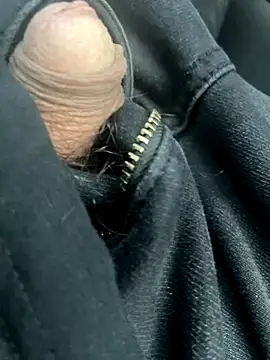 Snapshot of Perwers_41 chatting on 09-08-25, 05:01 Perwers 41 online show from 09-08-25, 05:01