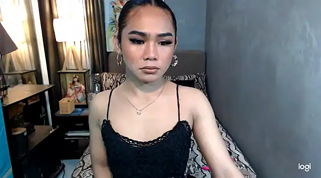 Snapshot of MajaSalvador chatting on 01-10-25, 04:20 MajaSalvador online show from 01-10-25, 04:20