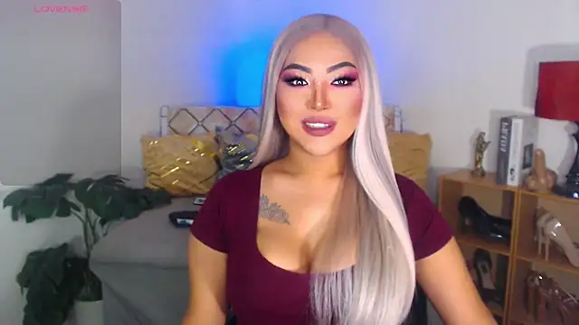 HugeCock Savanna online show from 11-13-25, 09:40