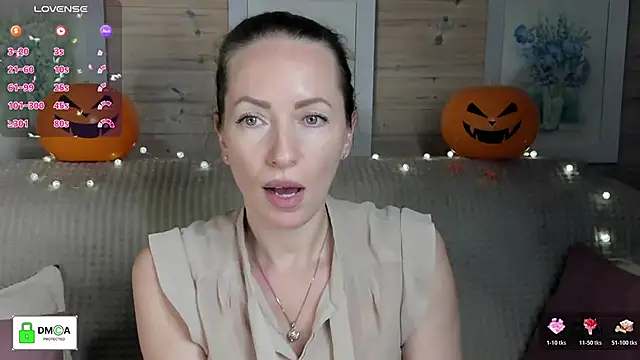 Queenymel online show from 10-30-25, 03:42