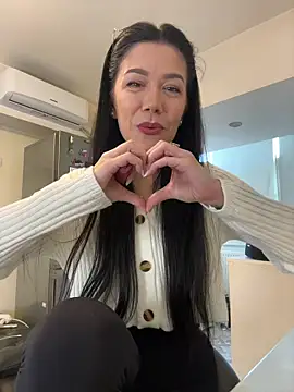 Snapshot of denise_k chatting on 01-17-26, 12:42 denise k online show from 01-17-26, 12:42