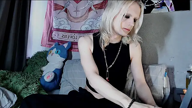 Alien Bella online show from 05-22-26, 07:50