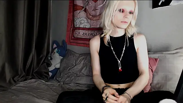 Alien Bella online show from 05-13-26, 11:12