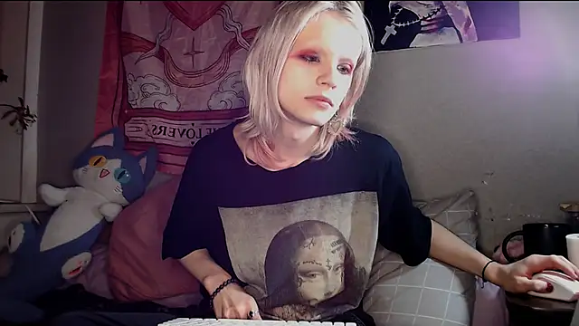 Snapshot of Alien_Bella chatting on 02-22-26, 12:35 Alien Bella online show from 02-22-26, 12:35