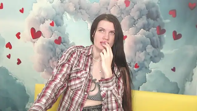 Snapshot of MilaLoona chatting on 02-15-25, 01:27 MilaLoona online show from 02-15-25, 01:27