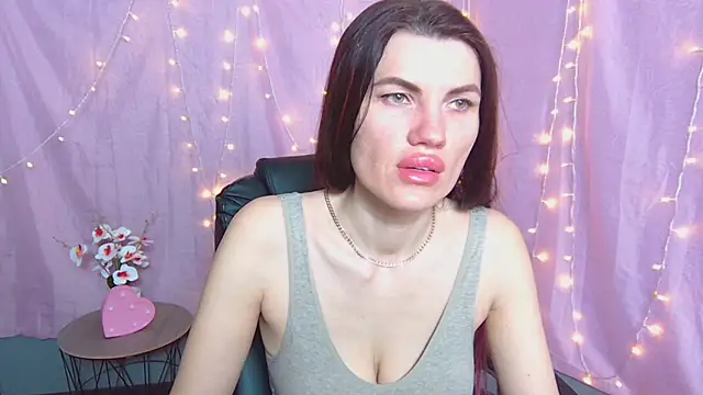 MilaLoona online show from 05-17-26, 05:51