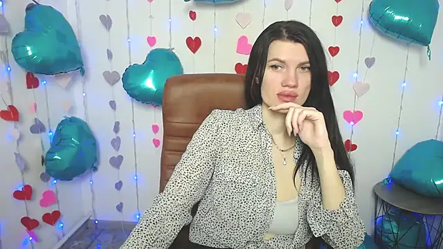 Snapshot of MilaLoona chatting on 02-20-25, 07:01 MilaLoona online show from 02-20-25, 07:01