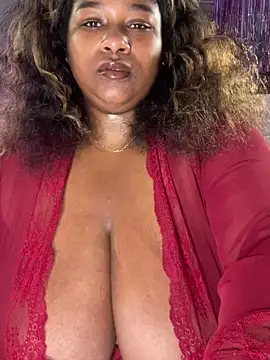 Snapshot of BigFineSelena chatting on 02-03-26, 12:10 BigFineSelena online show from 02-03-26, 12:10