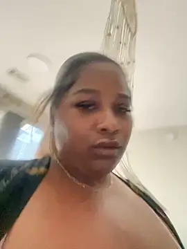 Snapshot of BigFineSelena chatting on 10-12-25, 03:46 BigFineSelena online show from 10-12-25, 03:46