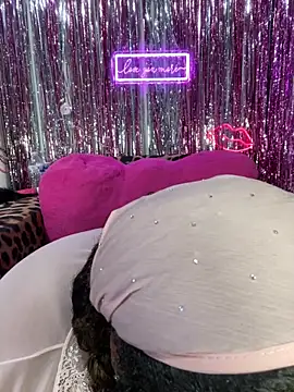 Snapshot of BigFineSelena chatting on 02-11-26, 10:37 BigFineSelena online show from 02-11-26, 10:37