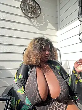 BigFineSelena online show from 05-04-26, 02:20