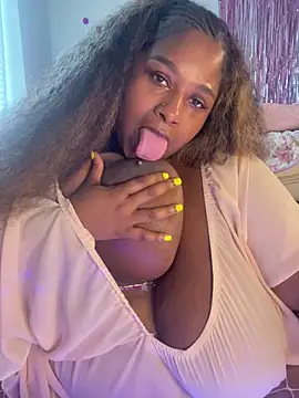BigFineSelena online show from 05-31-26, 07:25
