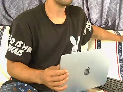 Snapshot of goodick4u28 chatting on 06-09-26, 03:02 goodick4u28 online show from 06-09-26, 03:02